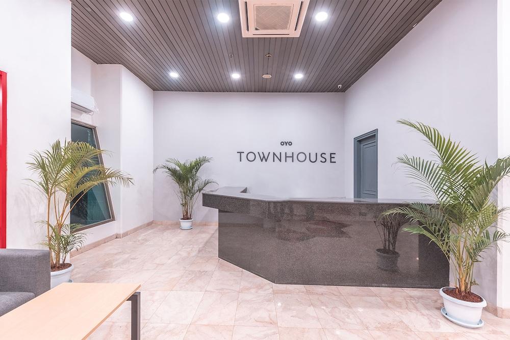 Oyo Townhouse 2 Gunung Sahari Near Rs Hermina Kemayoran 3*