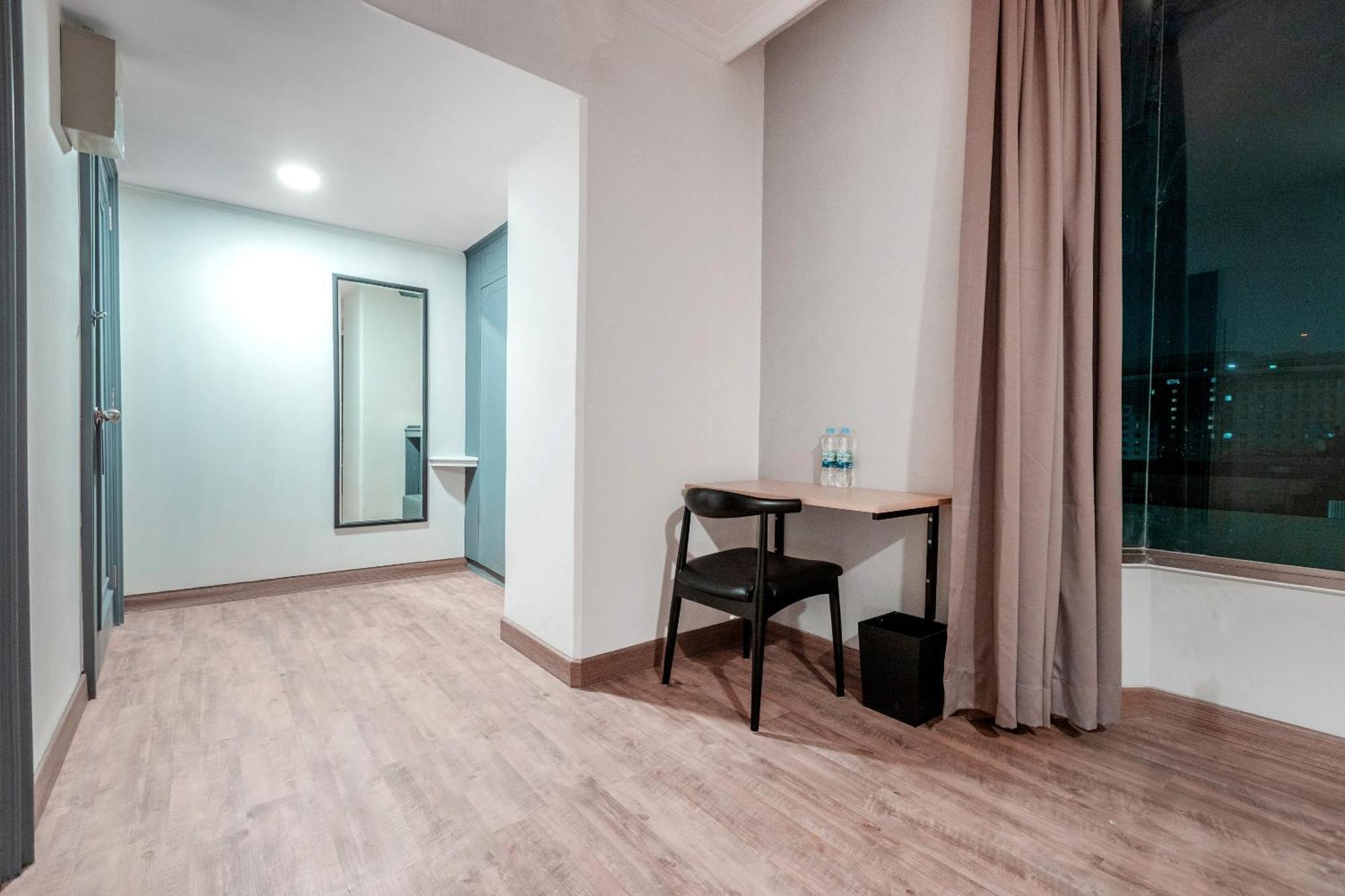 Oyo Townhouse 2 Gunung Sahari Near Rs Hermina Kemayoran Hotel Jakarta