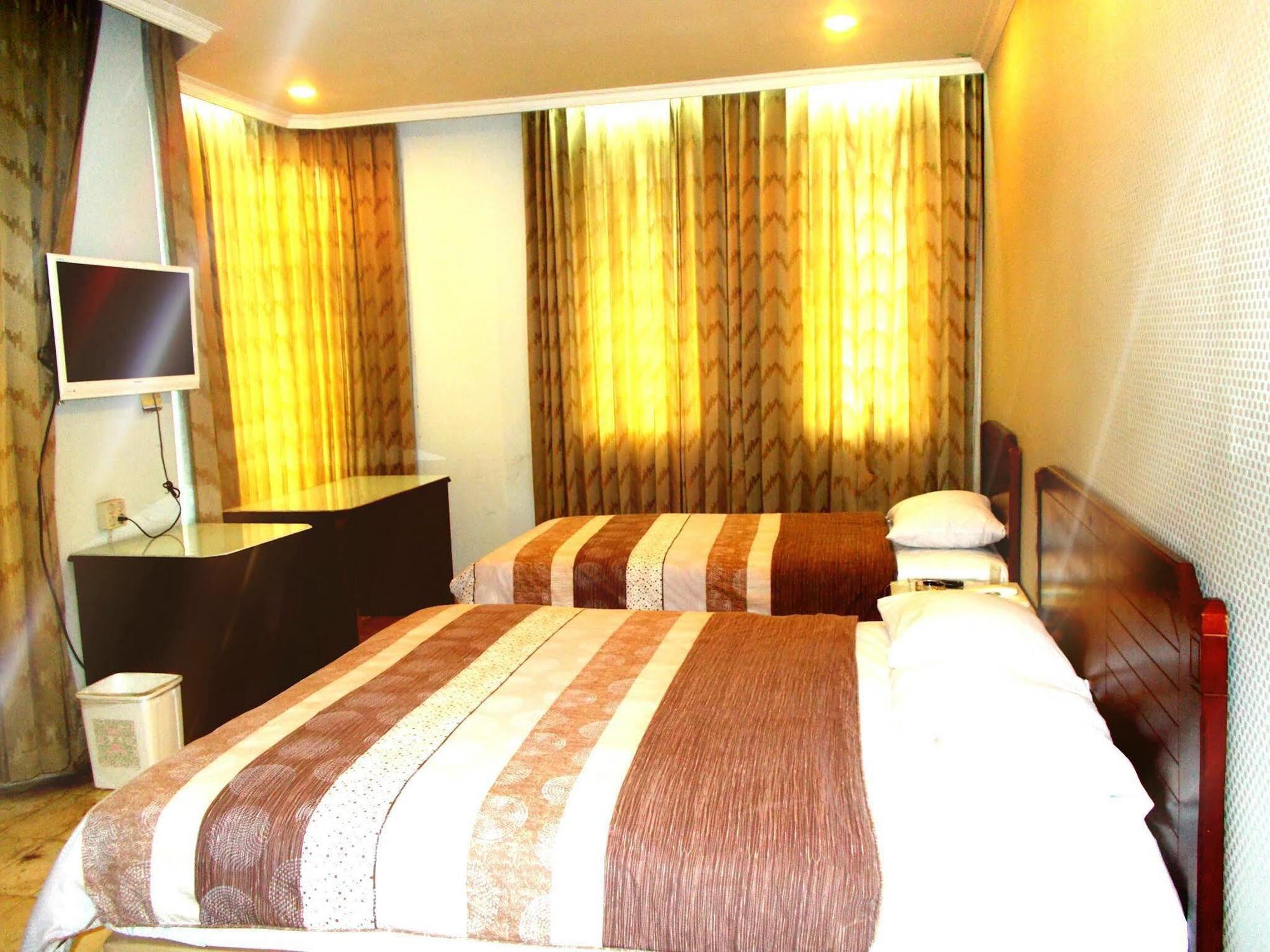 Hotel Oyo Townhouse 2 Gunung Sahari Near Rs Hermina Kemayoran