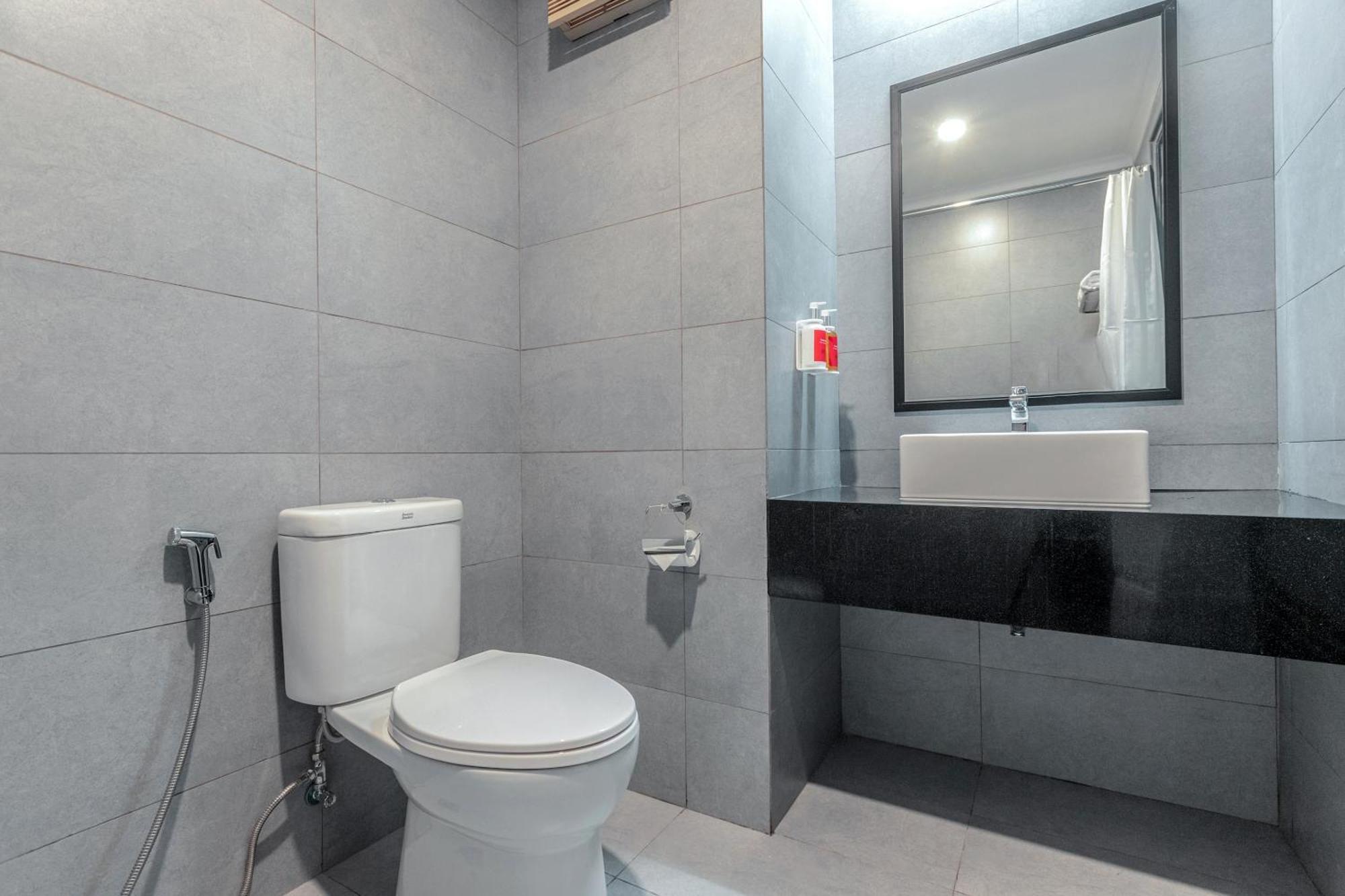 Super Oyo Townhouse 2 Gunung Sahari Hotel 3*