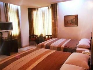 Super Oyo Townhouse 2 Gunung Sahari Hotel
